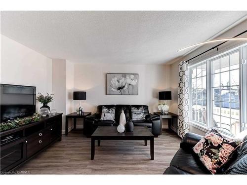 145 Glenariff Drive, Freelton, ON - Indoor Photo Showing Living Room