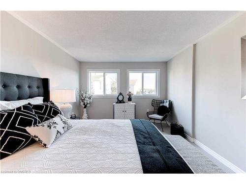 145 Glenariff Drive, Freelton, ON - Indoor Photo Showing Bedroom