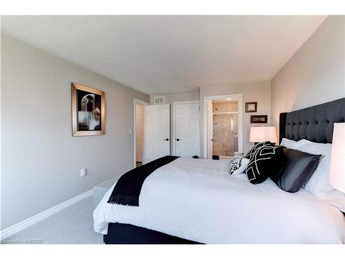 145 Glenariff Drive, Freelton, ON - Indoor Photo Showing Bedroom