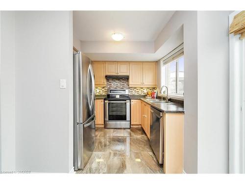 49-1489 Heritage Way, Oakville, ON - Indoor Photo Showing Kitchen