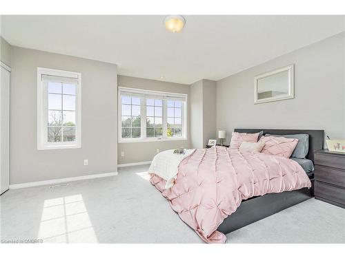 49-1489 Heritage Way, Oakville, ON - Indoor Photo Showing Bedroom