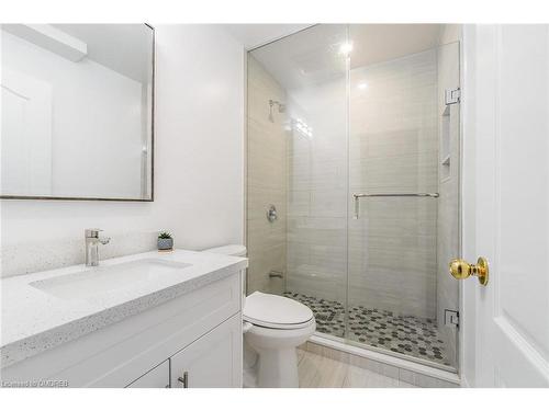 49-1489 Heritage Way, Oakville, ON - Indoor Photo Showing Bathroom