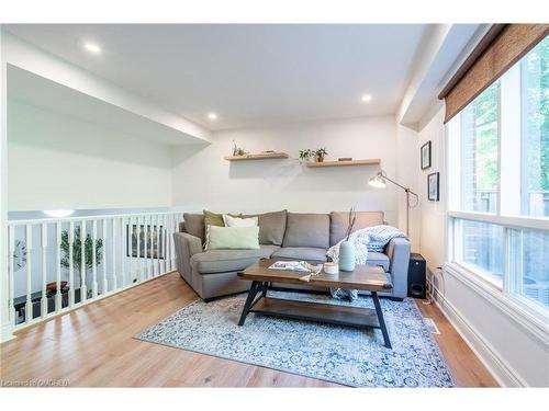 11 Burdock Lane, Dundas, ON - Indoor Photo Showing Living Room