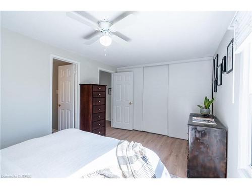 11 Burdock Lane, Dundas, ON - Indoor Photo Showing Bedroom