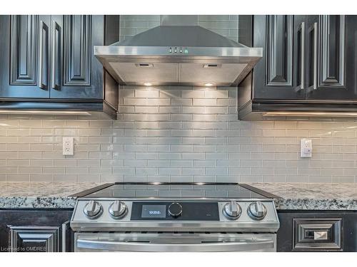 4252 Starlight Crescent, Mississauga, ON - Indoor Photo Showing Kitchen