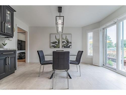 4252 Starlight Crescent, Mississauga, ON - Indoor Photo Showing Dining Room