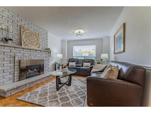 4252 Starlight Crescent, Mississauga, ON - Indoor Photo Showing Living Room With Fireplace