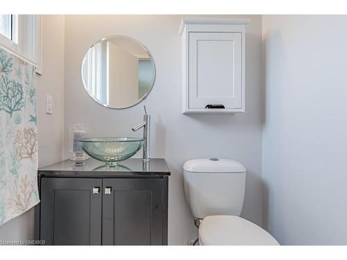 4252 Starlight Crescent, Mississauga, ON - Indoor Photo Showing Bathroom