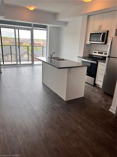 429-450 Dundas Street E, Waterdown, ON - Indoor Photo Showing Kitchen