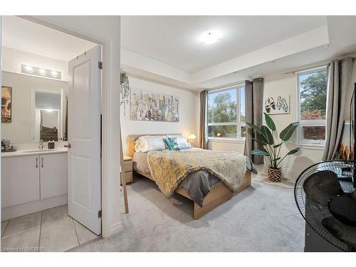 15-670 Atwater Avenue, Mississauga, ON - Indoor Photo Showing Bedroom