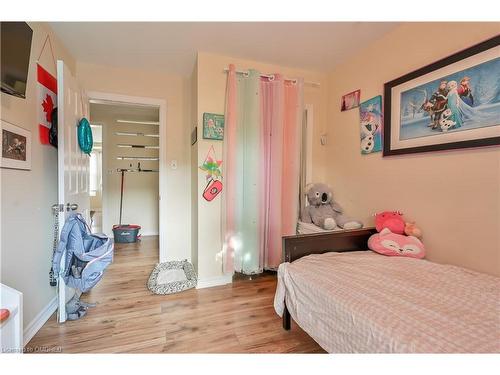 139 Balsam Avenue S, Hamilton, ON - Indoor Photo Showing Bedroom