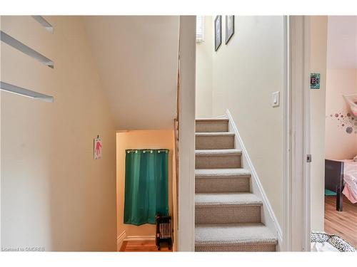 139 Balsam Avenue S, Hamilton, ON - Indoor Photo Showing Other Room