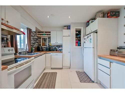 139 Balsam Avenue S, Hamilton, ON - Indoor Photo Showing Kitchen With Double Sink