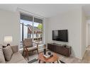 201-370 Martha Street, Burlington, ON  - Indoor Photo Showing Living Room 