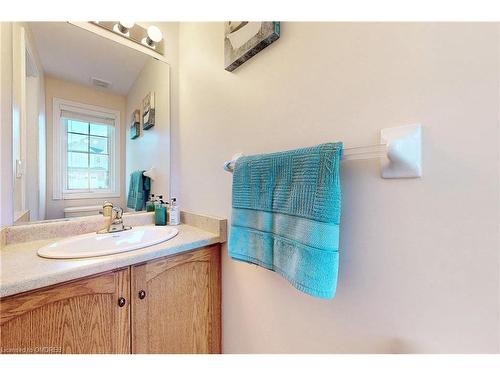 15 Brooking Court, Ancaster, ON - Indoor Photo Showing Bathroom