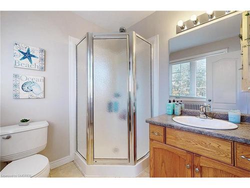 15 Brooking Court, Ancaster, ON - Indoor Photo Showing Bathroom