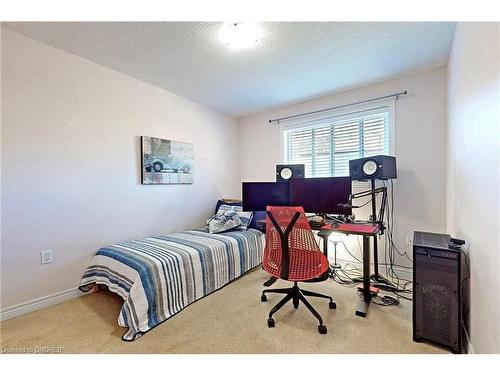 15 Brooking Court, Ancaster, ON - Indoor Photo Showing Bedroom