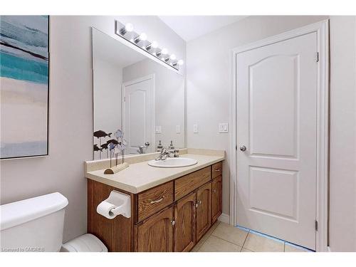 15 Brooking Court, Ancaster, ON - Indoor Photo Showing Bathroom