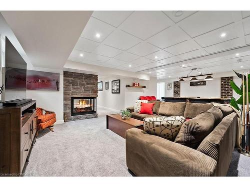 555 Maplehill Drive, Burlington, ON 