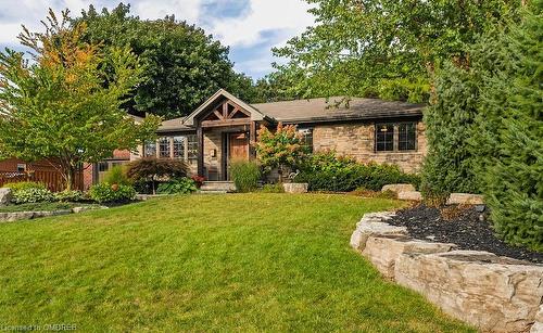 555 Maplehill Drive, Burlington, ON 