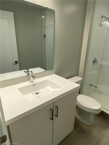 117-128 Grovewood Common, Oakville, ON - Indoor Photo Showing Bathroom