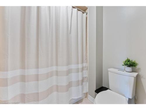 4660 Bracknell Road, Burlington, ON - Indoor Photo Showing Bathroom