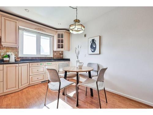 3689 Beechollow Crescent, Mississauga, ON - Indoor Photo Showing Dining Room