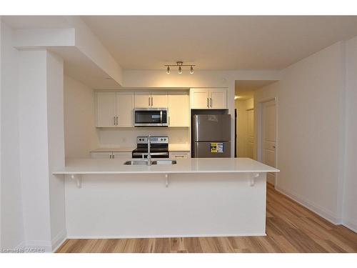 221-1936 Rymal Road E, Hamilton, ON - Indoor Photo Showing Kitchen