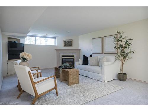 172 Oakland Drive, Hamilton, ON - Indoor Photo Showing Living Room With Fireplace