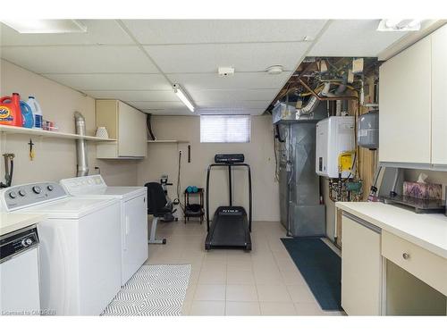 172 Oakland Drive, Hamilton, ON - Indoor Photo Showing Laundry Room