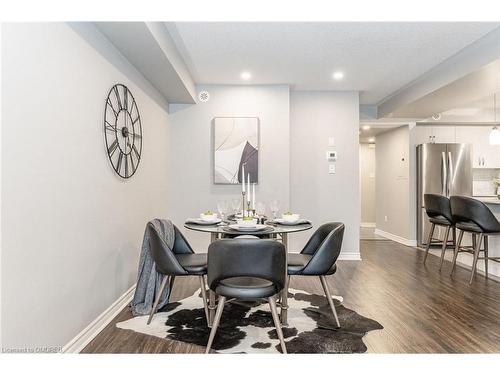 4-01-2420 Baronwood Drive, Oakville, ON - Indoor Photo Showing Dining Room