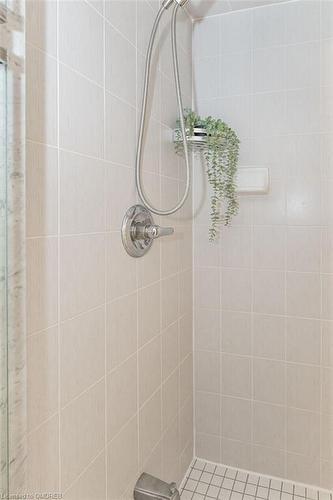 4-01-2420 Baronwood Drive, Oakville, ON - Indoor Photo Showing Bathroom