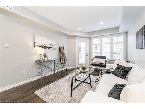 4-01-2420 Baronwood Drive, Oakville, ON - Indoor Photo Showing Living Room