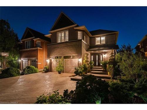 527 Ravineview Way, Oakville, ON - Outdoor With Facade