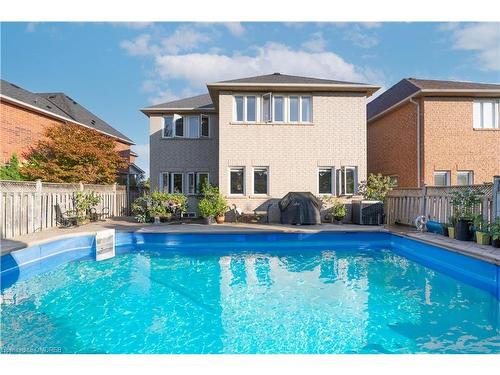 527 Ravineview Way, Oakville, ON - Outdoor With In Ground Pool With Backyard With Exterior