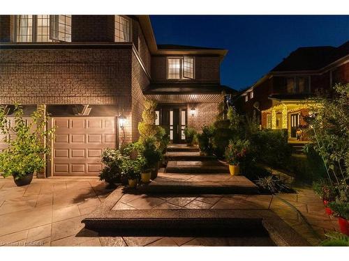 527 Ravineview Way, Oakville, ON - Outdoor