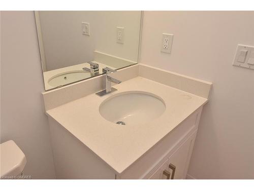 219-1946 Rymal Road E, Hamilton, ON - Indoor Photo Showing Bathroom