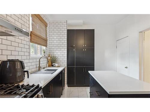 117 Sherman Avenue N, Hamilton, ON - Indoor Photo Showing Kitchen