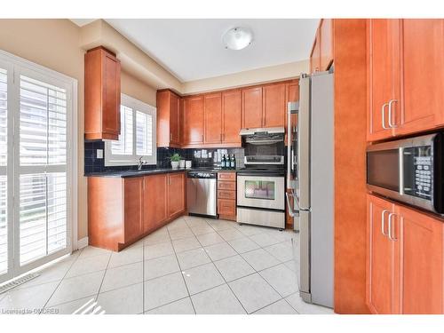 225 Andrews Trail, Milton, ON - Indoor Photo Showing Kitchen