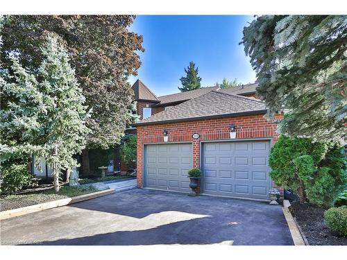 2056 Markle Drive, Oakville, ON - Outdoor