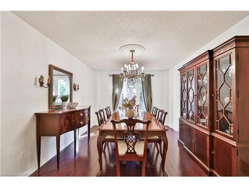 2056 Markle Drive, Oakville, ON - Indoor Photo Showing Dining Room