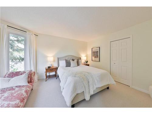 2056 Markle Drive, Oakville, ON - Indoor Photo Showing Bedroom