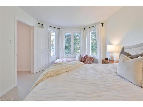 2056 Markle Drive, Oakville, ON - Indoor Photo Showing Bedroom