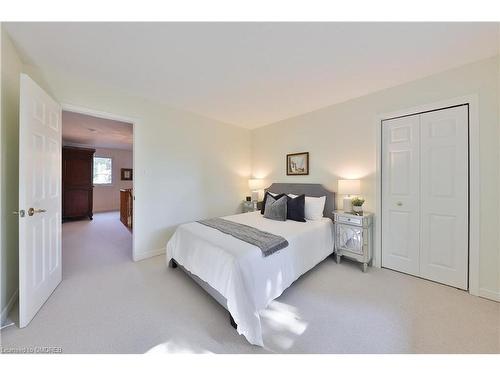 2056 Markle Drive, Oakville, ON - Indoor Photo Showing Bedroom