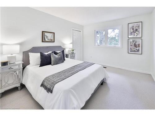 2056 Markle Drive, Oakville, ON - Indoor Photo Showing Bedroom