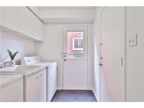 2056 Markle Drive, Oakville, ON - Indoor Photo Showing Laundry Room