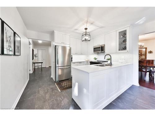 2056 Markle Drive, Oakville, ON - Indoor Photo Showing Kitchen