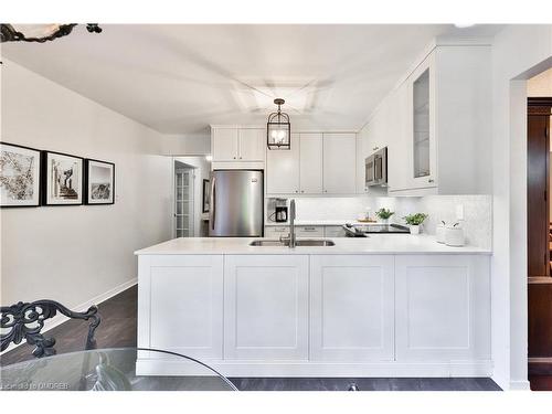 2056 Markle Drive, Oakville, ON - Indoor Photo Showing Kitchen