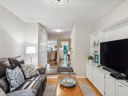 1195 Potters Wheel Crescent, Oakville, ON - Indoor Photo Showing Living Room