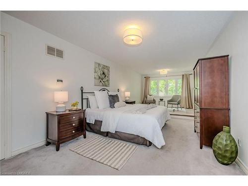 126 Howell Road, Oakville, ON - Indoor Photo Showing Bedroom